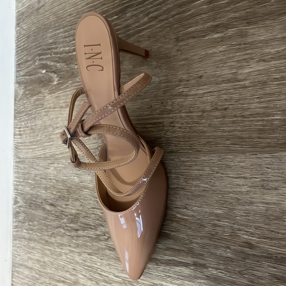 I.N.C Tan heels - Picture 2 of 4